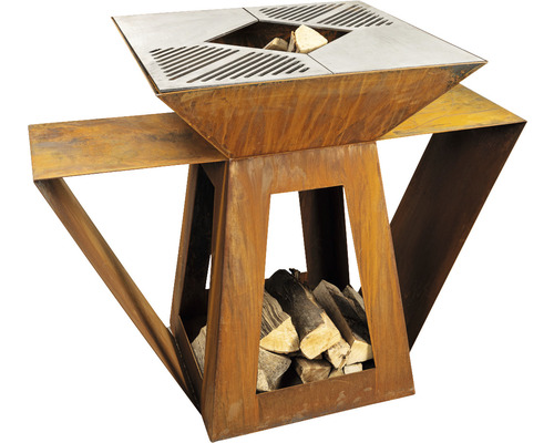 Feuerstelle aus Metall mit Holzablage