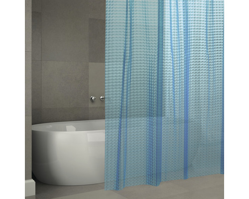 Salle de bain avec baignoire et rideau de douche