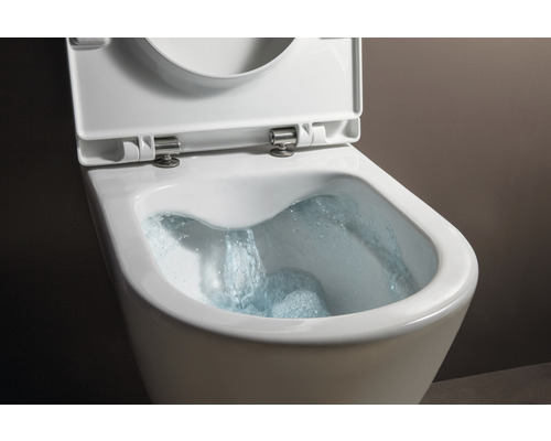 WC suspendu avec chasse d''eau