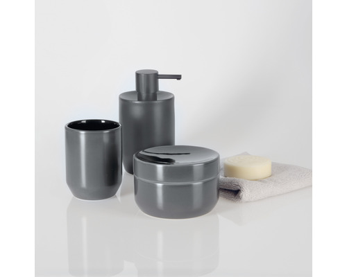 Ensemble de salle de bain comprenant un distributeur de savon, un gobelet et un porte-savon