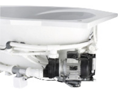 Vue de détail du dessous d''une baignoire à hydromassage avec pompe et tuyaux.