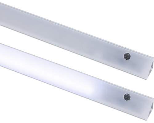 Zwei LED-Leuchten mit Montagebohrungen