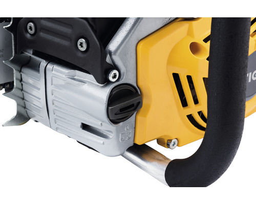 Gros plan d''une tronçonneuse