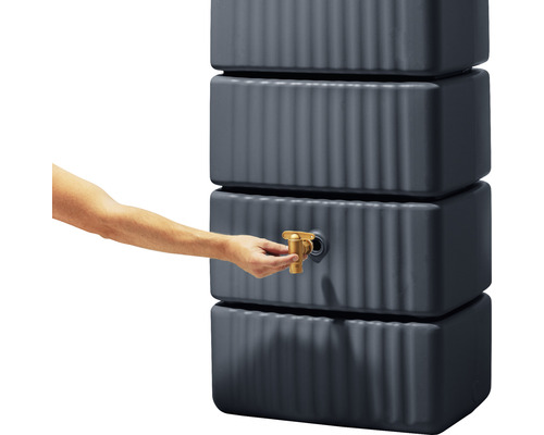 Regenspeicher mit Wasserhahn zur Gartenbewässerung
