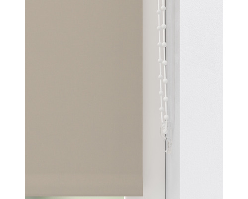 Store enrouleur beige avec chaînette de commande