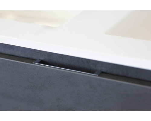 Detailaufnahme eines Schubladenelements mit Griffleiste