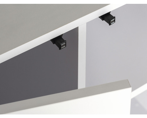 Aménagement intérieur d''armoire avec fonction Push-to-Open