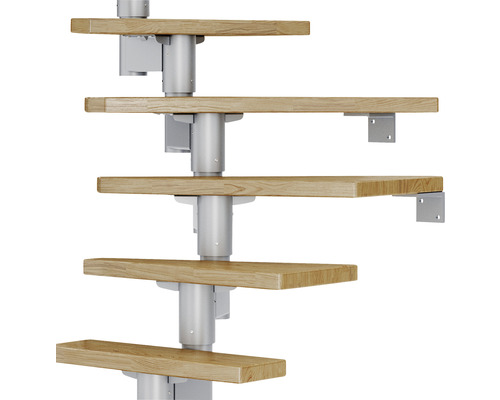 Detailansicht einer Treppe mit Holzstufen und Metallgeländer