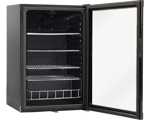 Offener Getränkekühlschrank mit Regalen