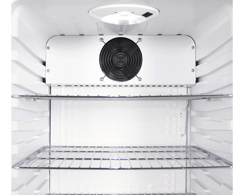 Intérieur d''un réfrigérateur avec des étagères et un ventilateur de refroidissement