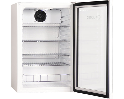 Réfrigérateur blanc ouvert avec étagères grillagées