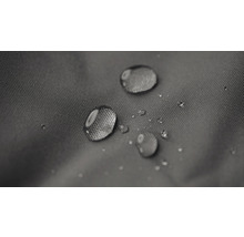 Wassertropfen auf wasserabweisendem Gewebe