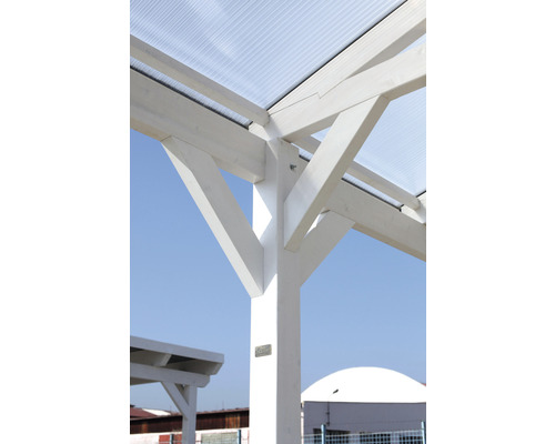 Vue détaillée d''une pergola en bois blanche avec un toit transparent