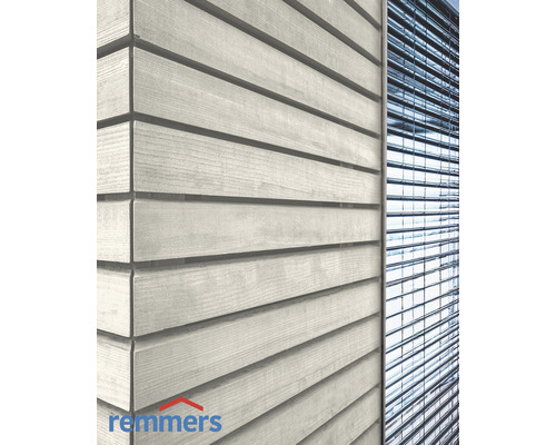 Façade en bois avec planches horizontales et stores