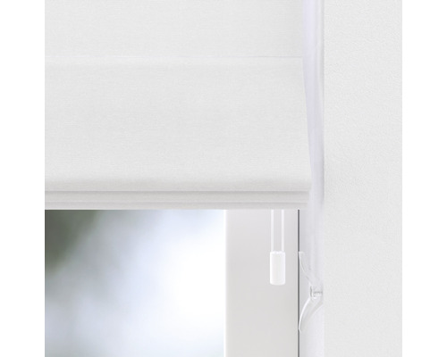 Store bateau blanc sur la fenêtre