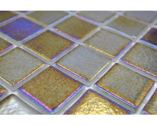 Nahaufnahme von quadratischen Mosaikfliesen