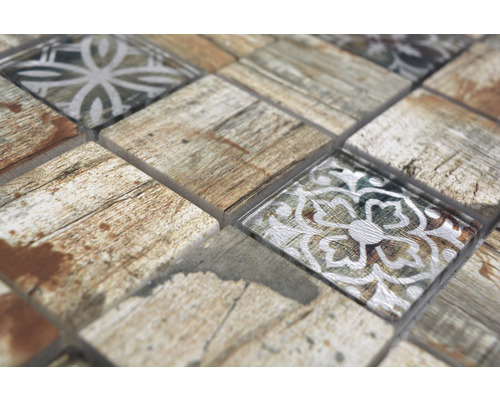 Gros plan de carreaux de mosaïque avec aspect bois et motifs floraux