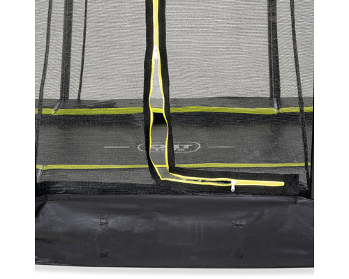 Vue détaillée d''un trampoline avec filet de sécurité et ouverture à fermeture éclair