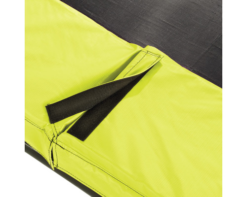 Detail einer Trampolinabdeckung mit Verschluss