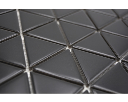 Mosaikfliese mit dreieckigen Elementen