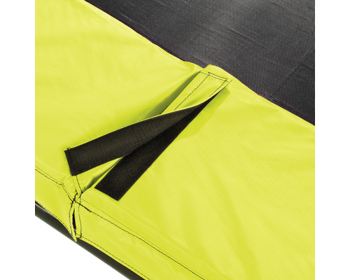 Gros plan d''une couverture de trampoline avec fermeture Velcro