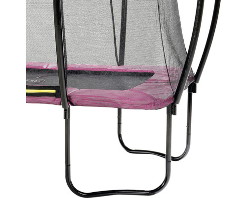 Vue détaillée d''un trampoline de jardin avec filet de sécurité et cadre