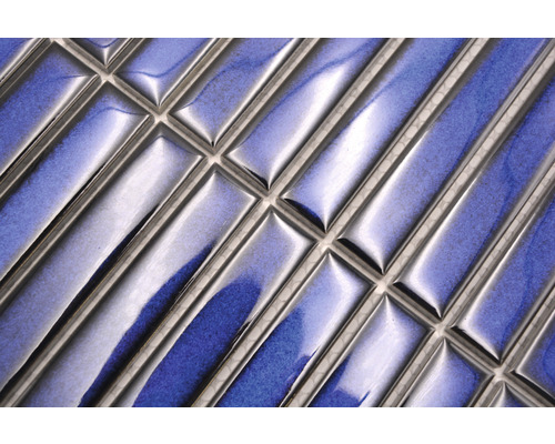 Nahaufnahme von Mosaikfliesen in Stabform