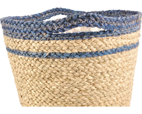 Panier en fibres naturelles avec rayures bleues