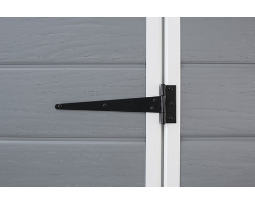 Schwarzer T-förmiger Scharnierbeschlag an einer grauen Holztür