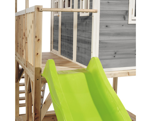 Detailansicht eines Spielturms mit Rutsche