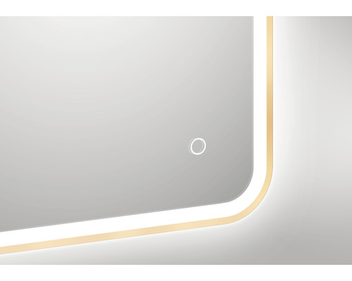 Detailansicht eines Spiegels mit Beleuchtung und Schalter