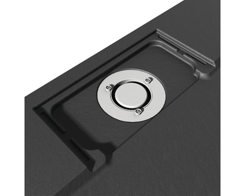 Detailansicht eines Duschwannenablaufs