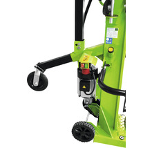 Detailansicht eines Holzspalters mit Rädern für den Transport