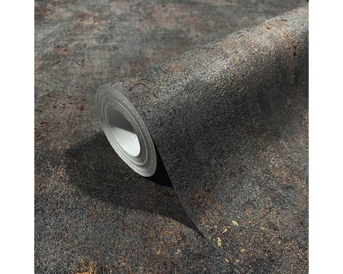 Un rouleau de papier peint à la texture métallique.