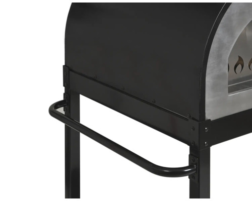 Detailansicht eines schwarzen Pizzaofens mit Edelstahlfront.