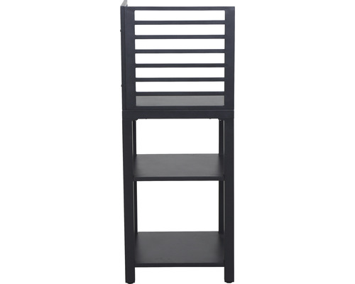 Schmaler Hochschrank mit drei Regalböden und einer Tür mit Lamellen