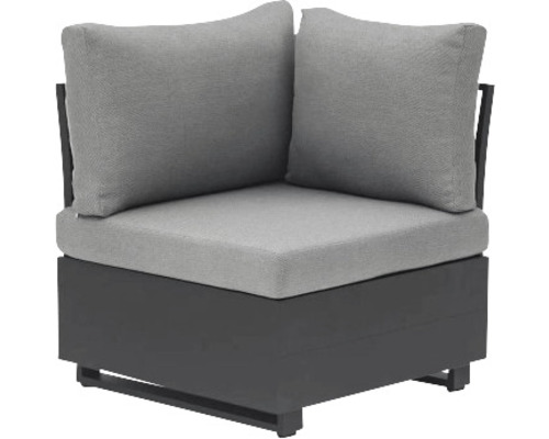 Eckteil einer Gartenlounge mit Kissen