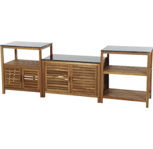 Îlot de cuisine d''extérieur en bois avec placards et étagères