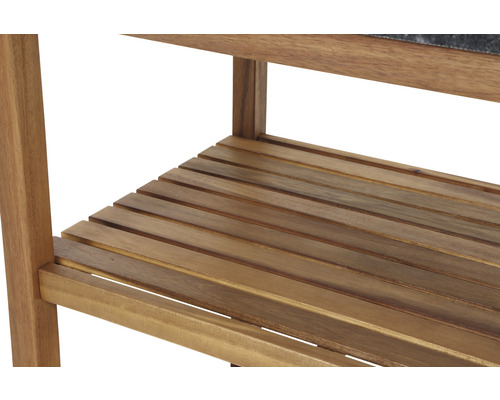 Vue détaillée d''une étagère en bois à plusieurs niveaux pour l''extérieur