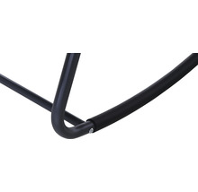 Detailansicht des Metallgestells eines Hängesessels