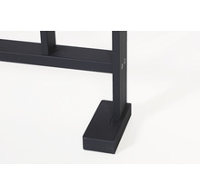 Vue détaillée d''un séparateur de pièce noir avec socle rectangulaire