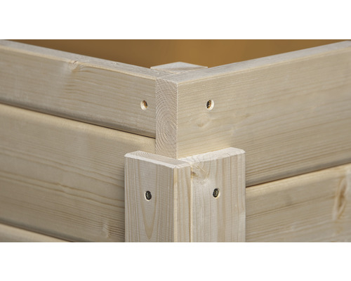 Detailansicht eines Hochbeets aus Holz