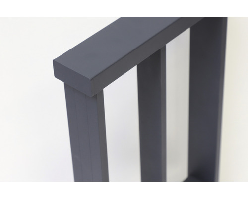 Vue détaillée d''un élément de clôture anthracite