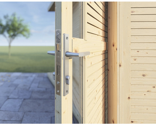 Vue détaillée d''une porte en bois ouverte avec des ferrures