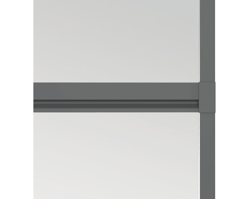 Vue détaillée d''un cadre de fenêtre gris