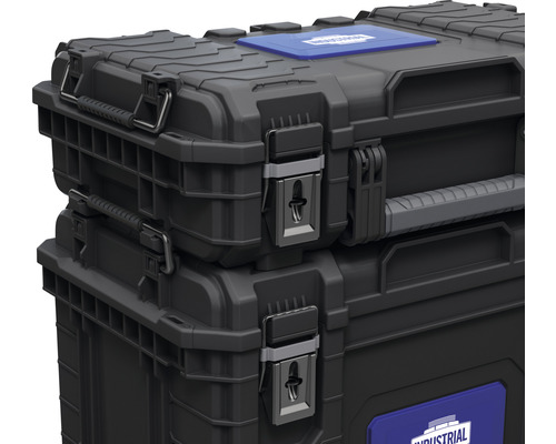 Caisses à outils empilées en plastique avec fermetures en métal