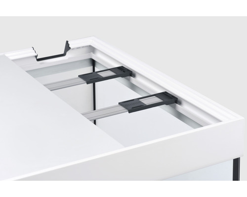 Vue détaillée d''un aquarium avec couvercle, supports et traverses.