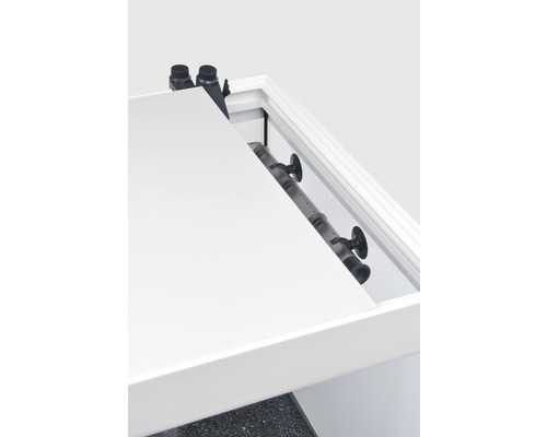 Vue détaillée d''un kit de porte coulissante sur une porte