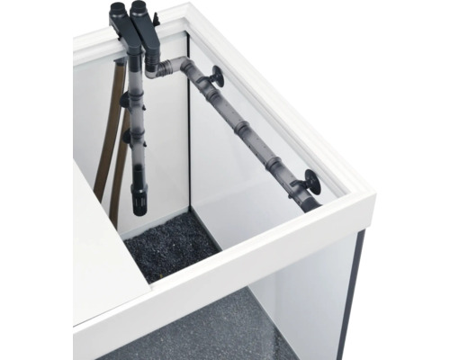 Aquarium avec système de filtration à l''intérieur