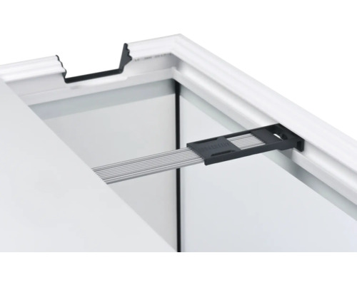 Vue détaillée d''une fenêtre avec barre de fenêtre pour la sécurité